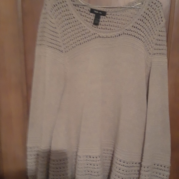 Sweater - Picture 1 of 1